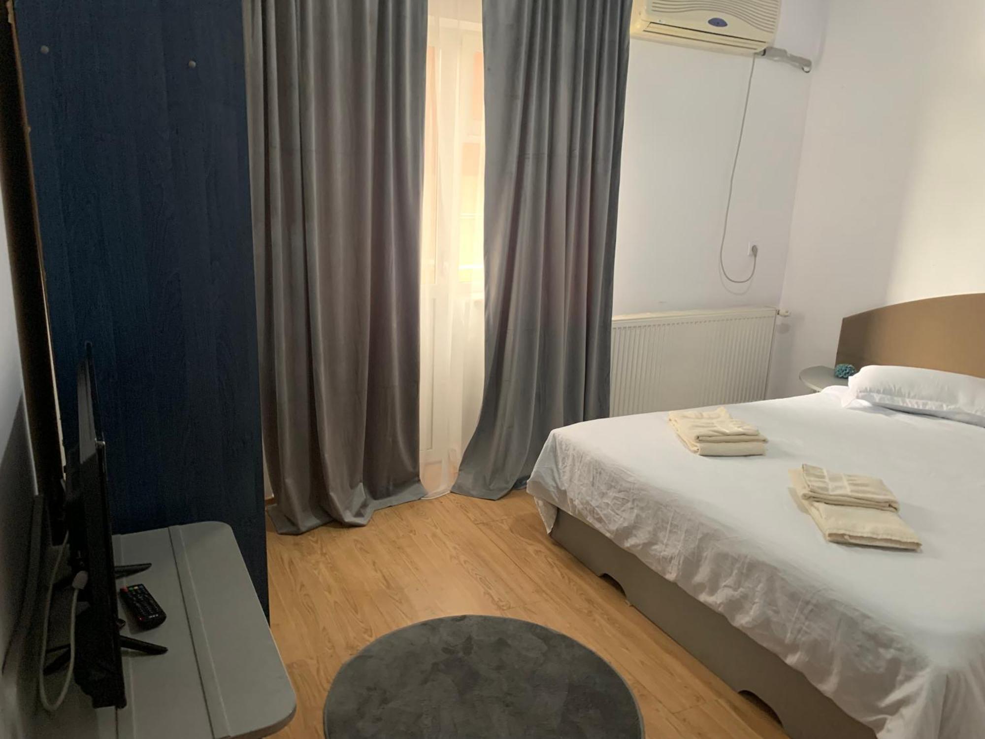 Hypnotic Villa Питешти Экстерьер фото