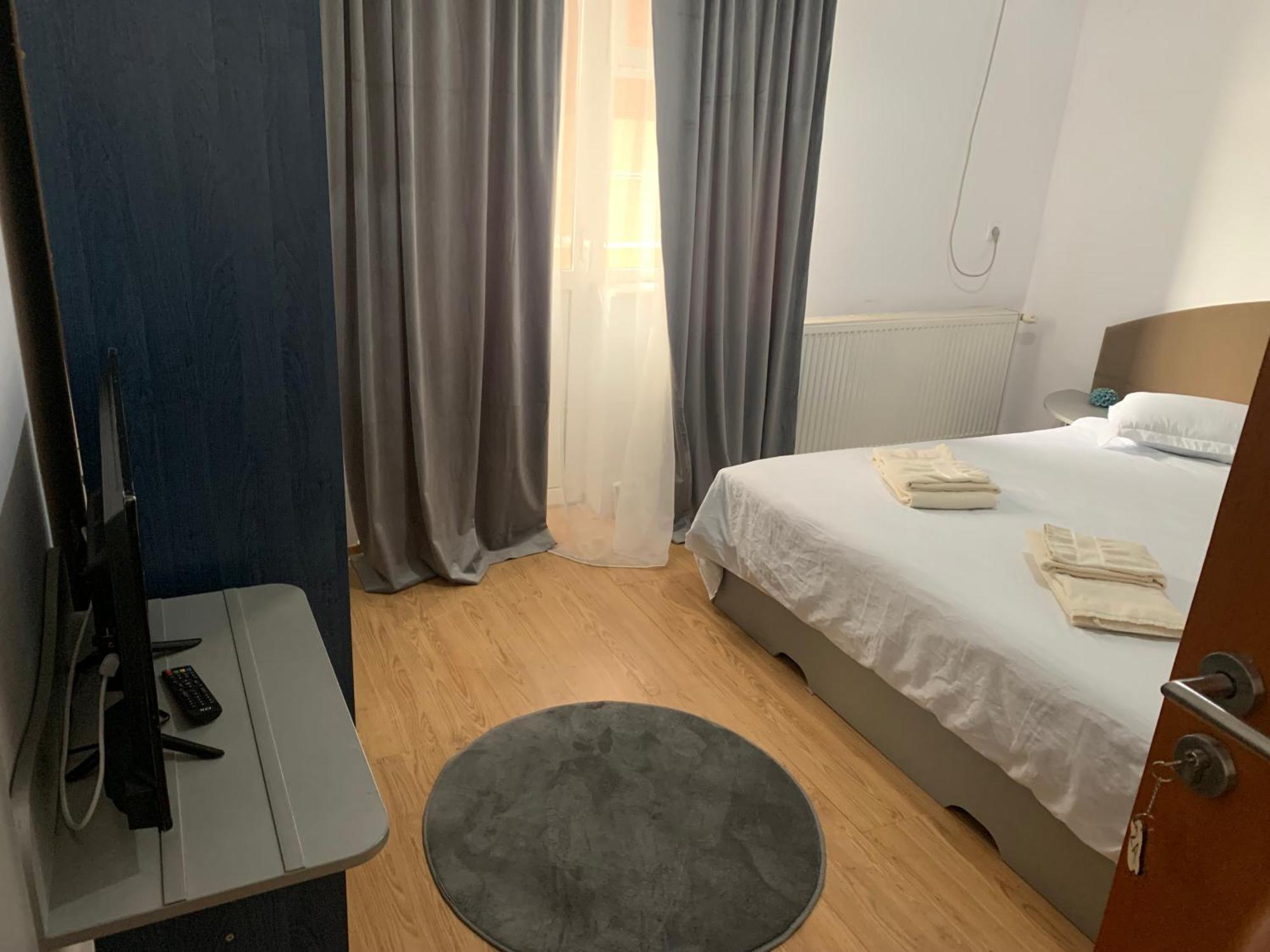 Hypnotic Villa Питешти Экстерьер фото