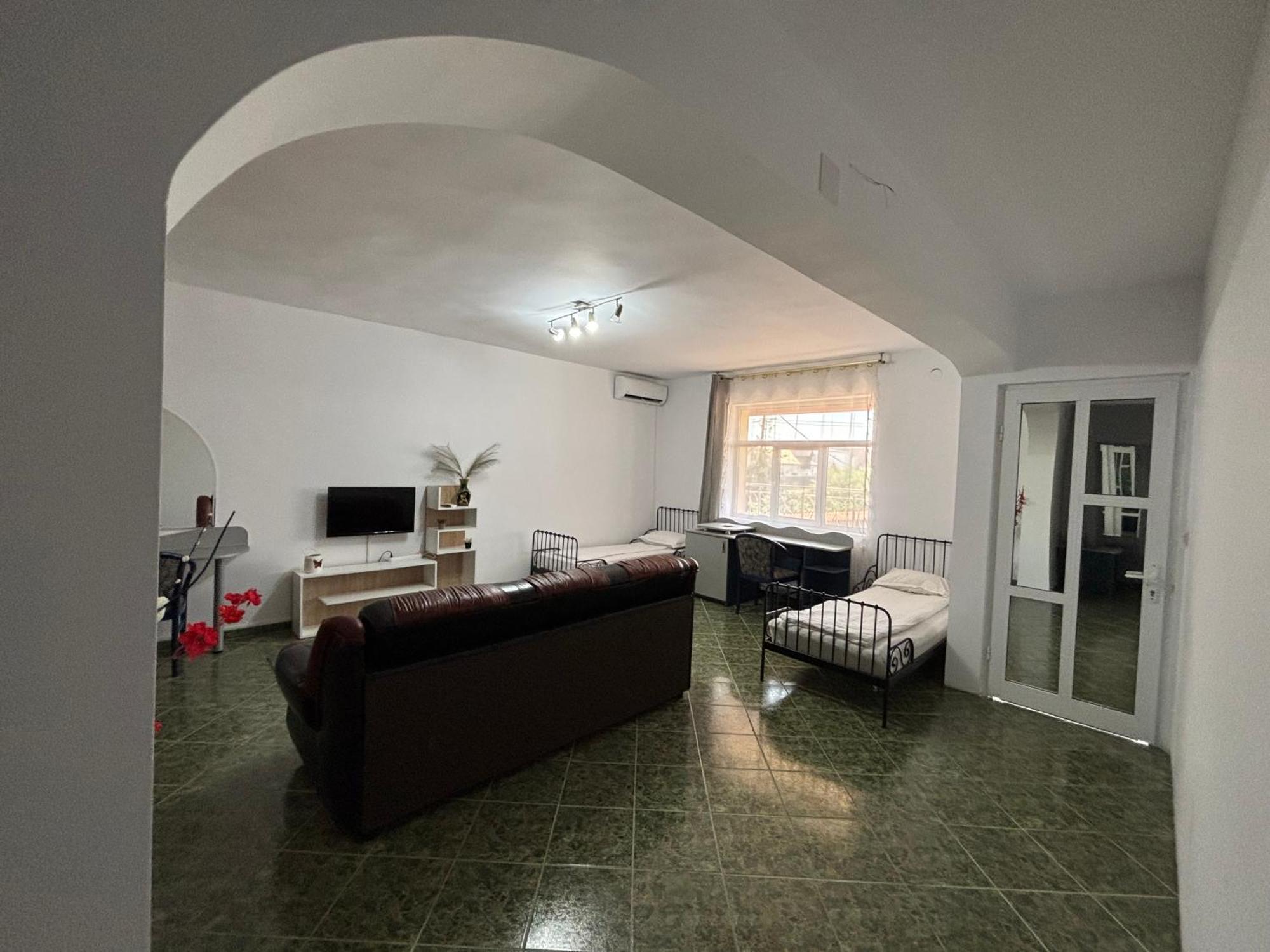 Hypnotic Villa Питешти Экстерьер фото